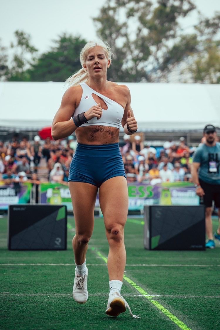 Lea Carolina Schmidt competing
